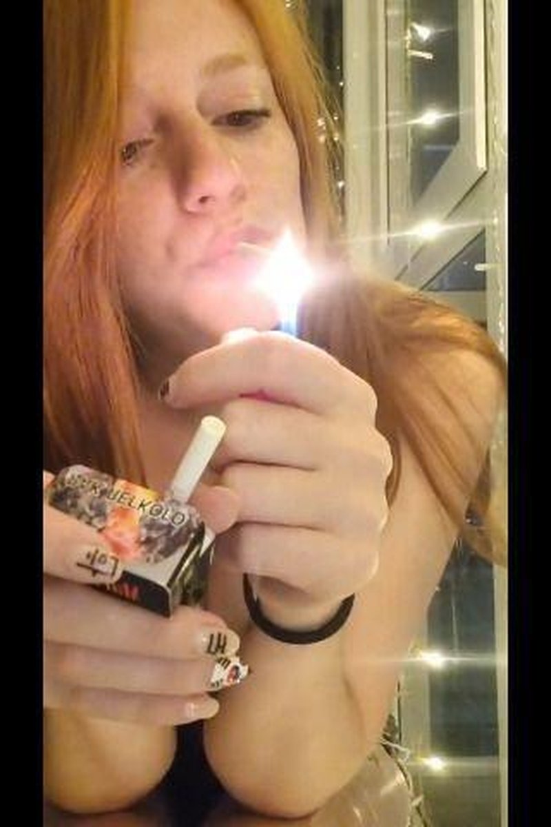 Smoking Redhead - Screenshot 1 of 4 - Hair Pulling