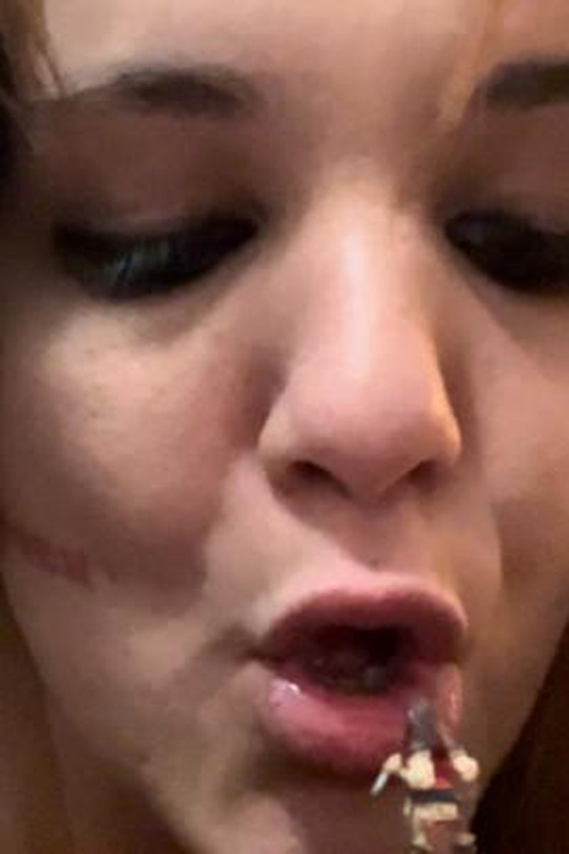 Burping At A Tiny Man - Screenshot 1 of 4 - Fetish