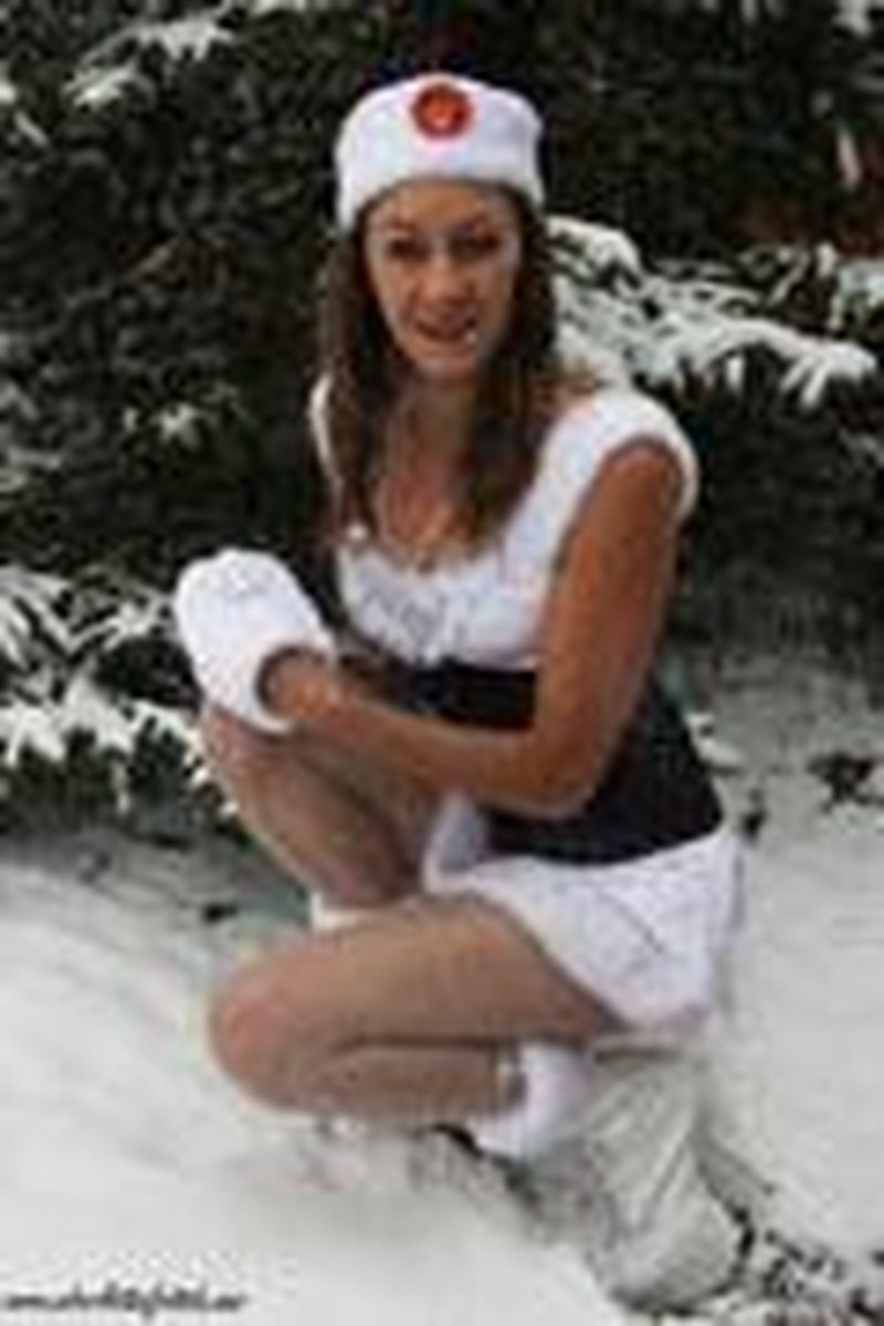 Snow Bunny - Screenshot 1 of 4 - Bondage