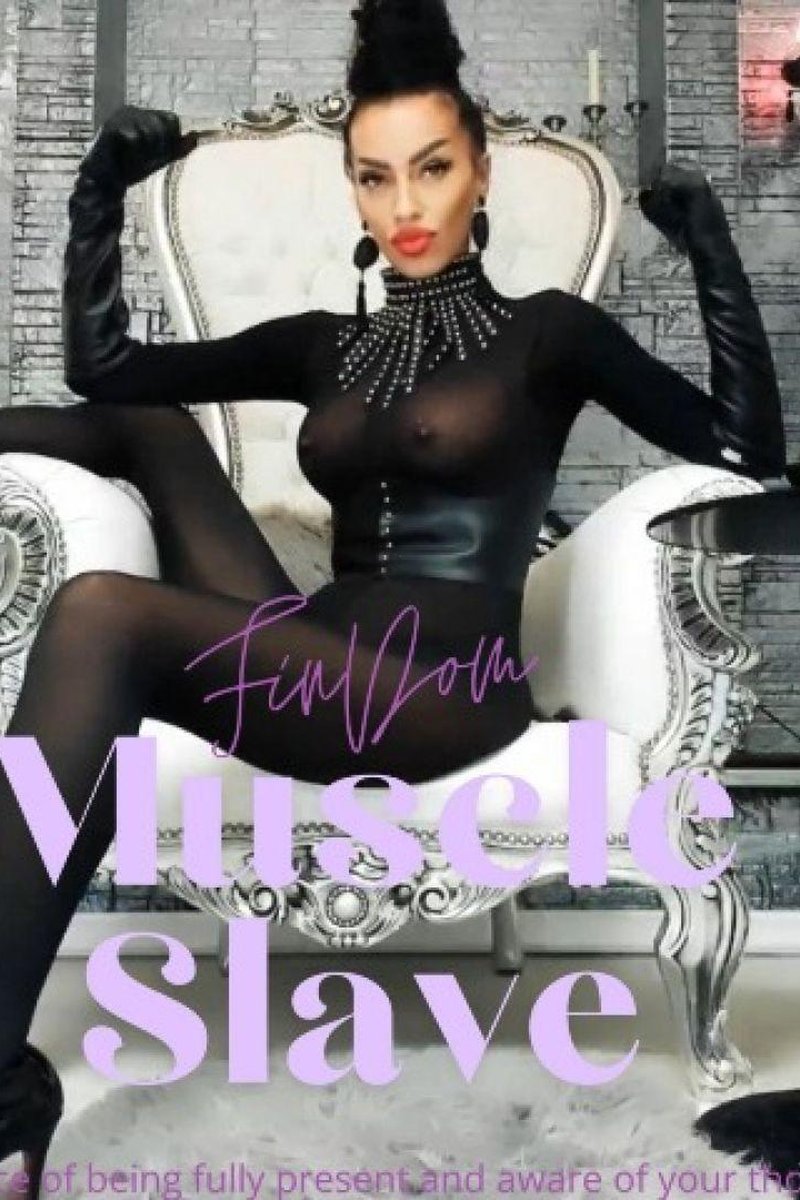 Muscle Slave - Screenshot 1 of 4 - Catsuit