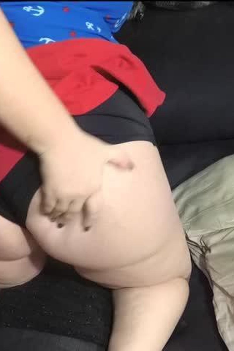 Butt Plug Fun - Screenshot 1 of 4 - Anal