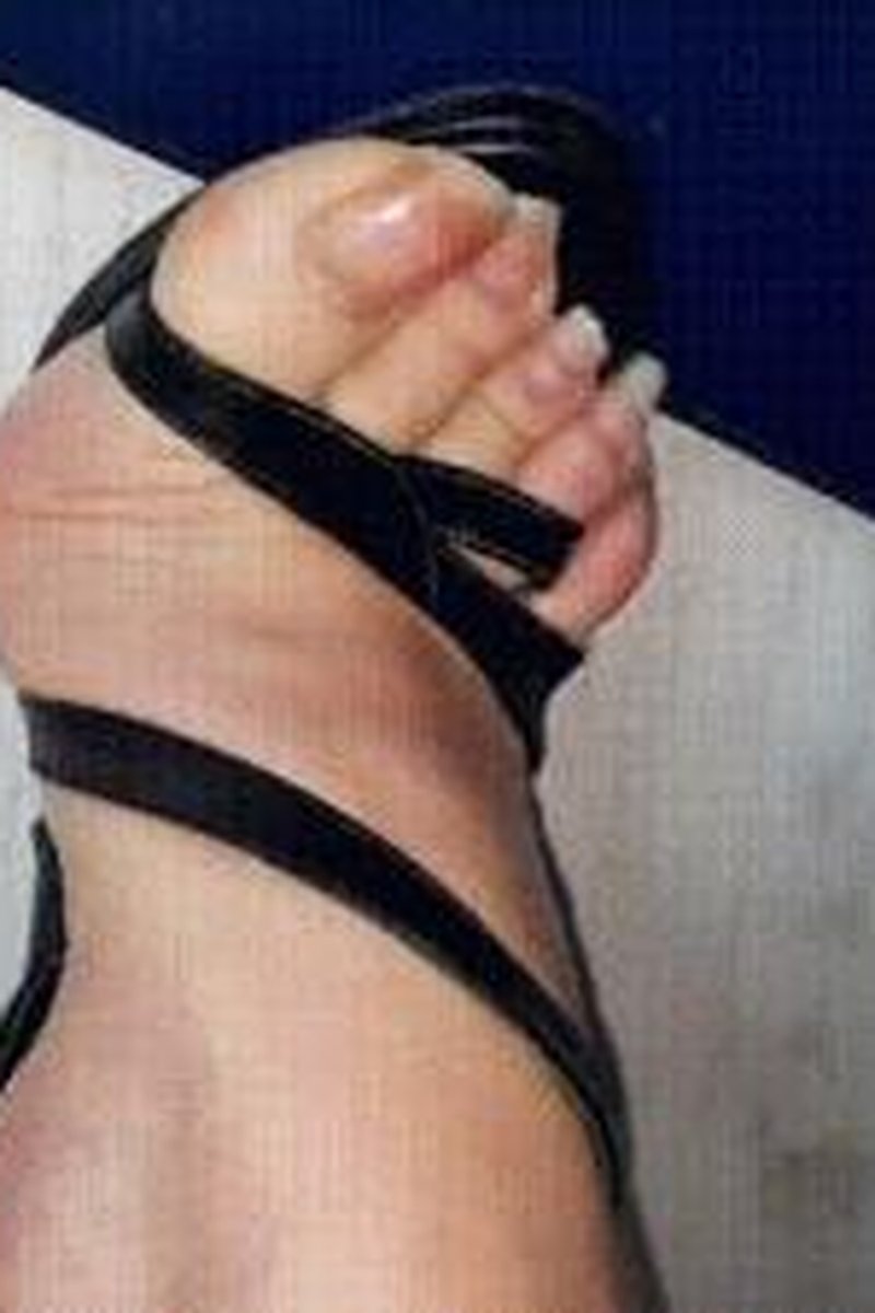 Toe Wiggling Seduction - Screenshot 1 of 4 - Foot Fetish
