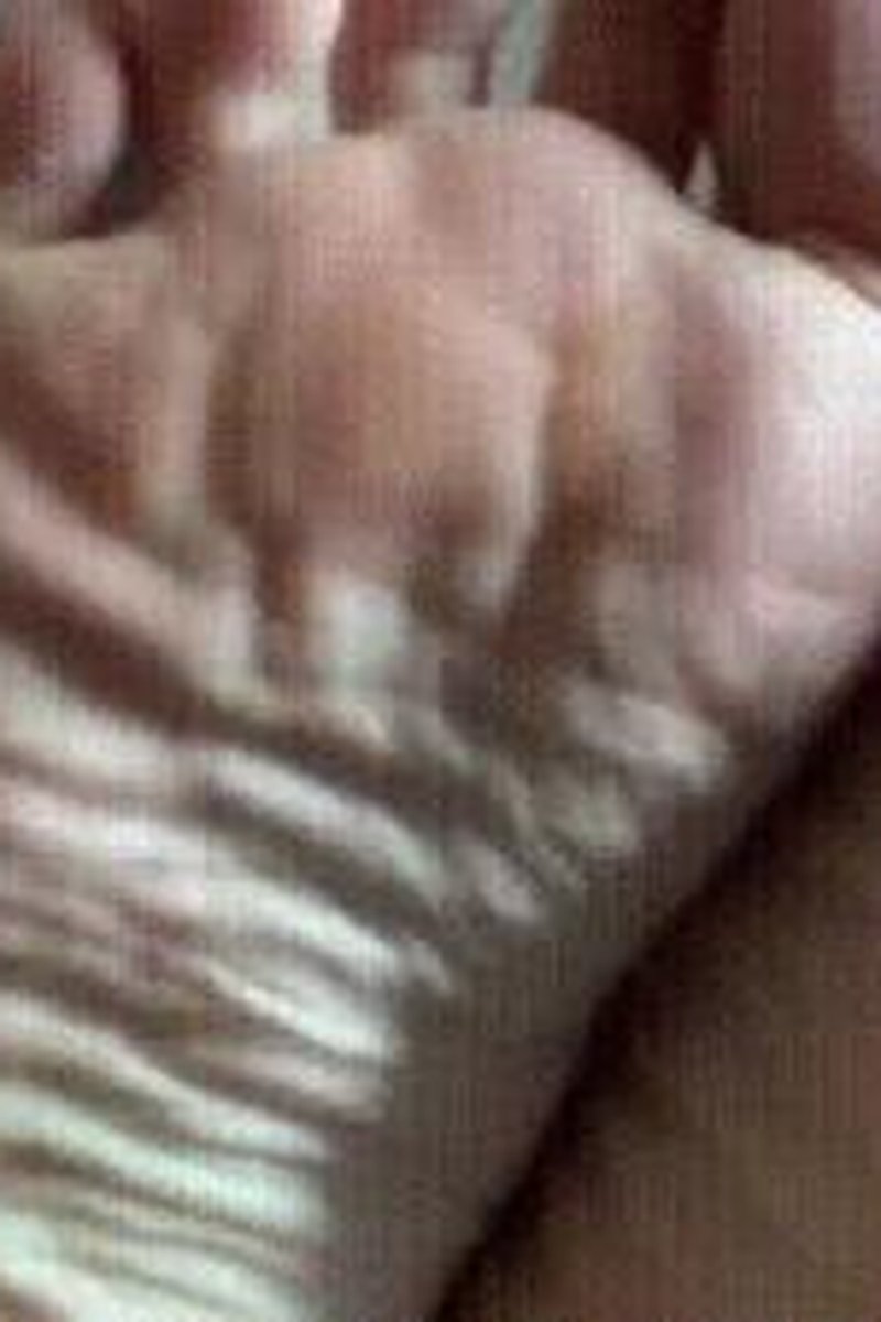 Toe Scrunching Goodness - Screenshot 1 of 4 - Foot Fetish