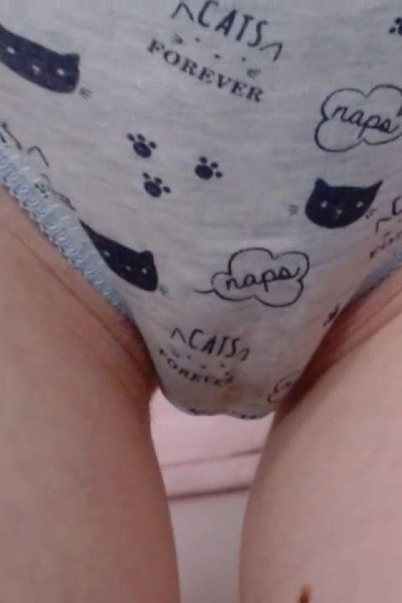 Free Kitty Panties Show! Foxxxette - Screenshot 1 of 4 - Adorable
