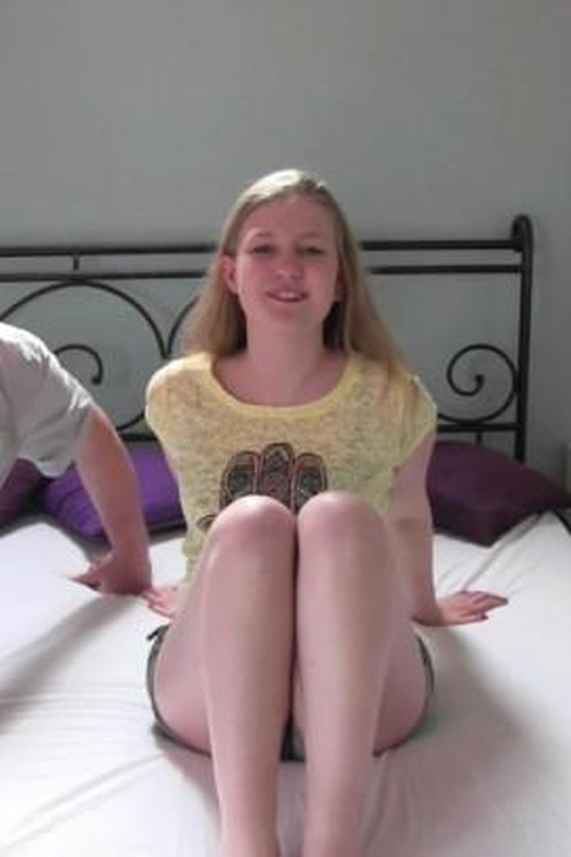 Teen Julia And The Horny Old Family Man - Screenshot 1 of 4 - Amateur