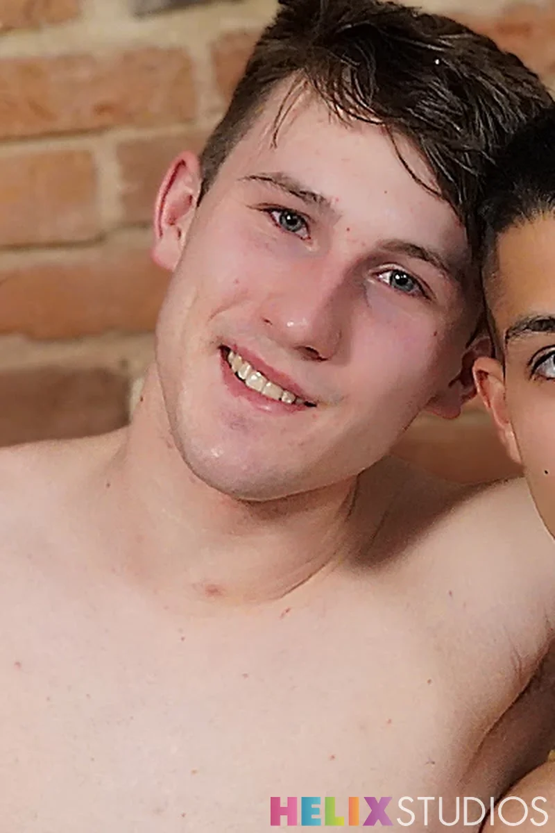 Four Friends - Screenshot 1 of 4 - Anal