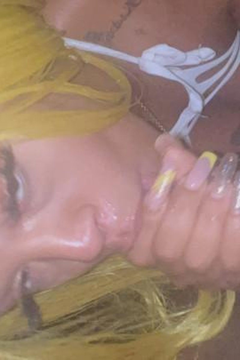 Devouring Dick - Screenshot 1 of 4 - Ball Sucking