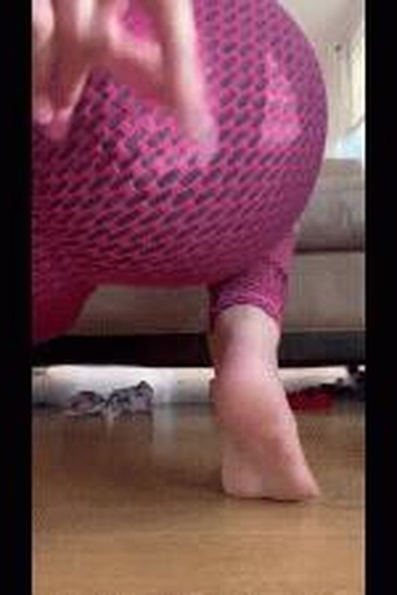Using Your Face To Sit - Screenshot 1 of 4 - Ass Fetish