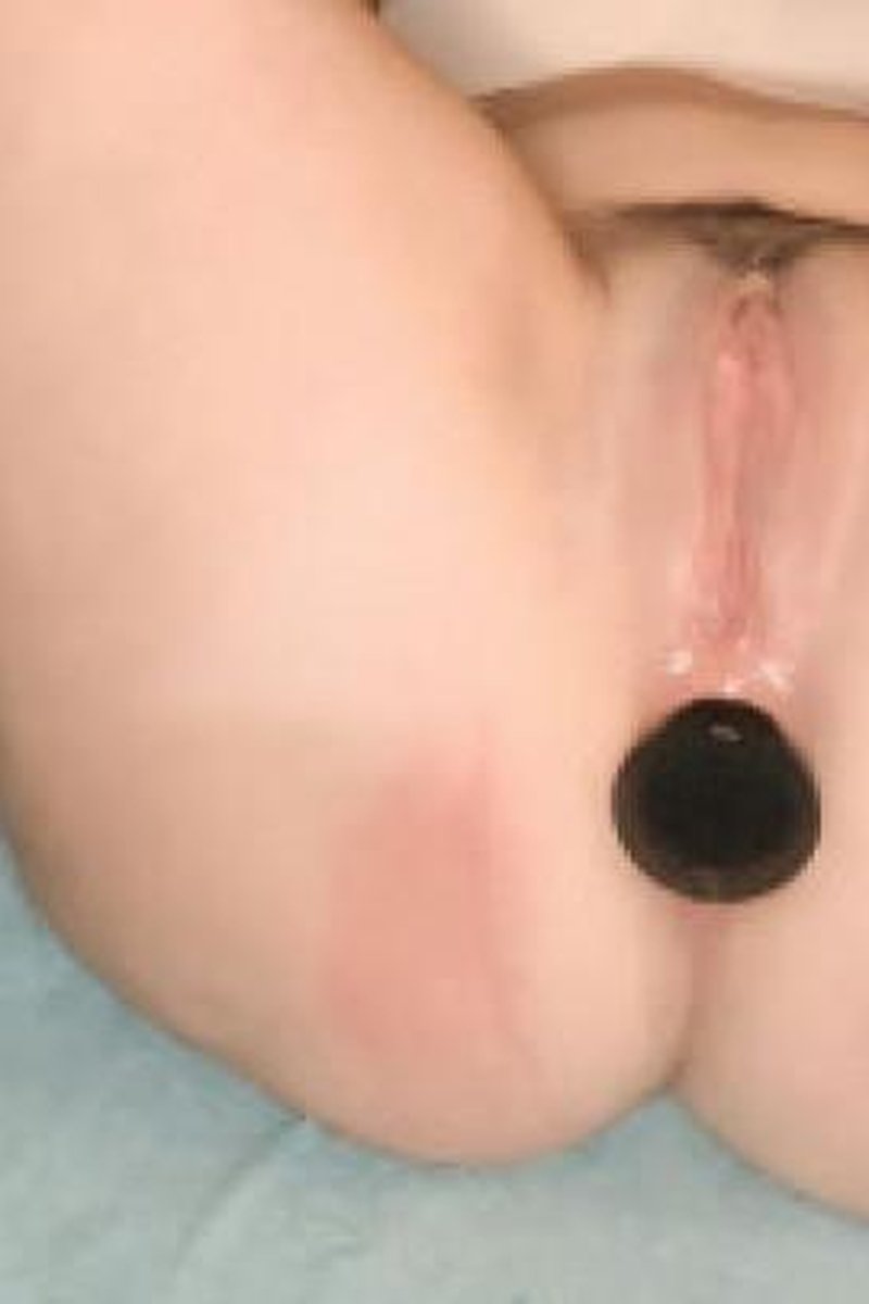 Anal Training - Screenshot 1 of 4 - Analdilation