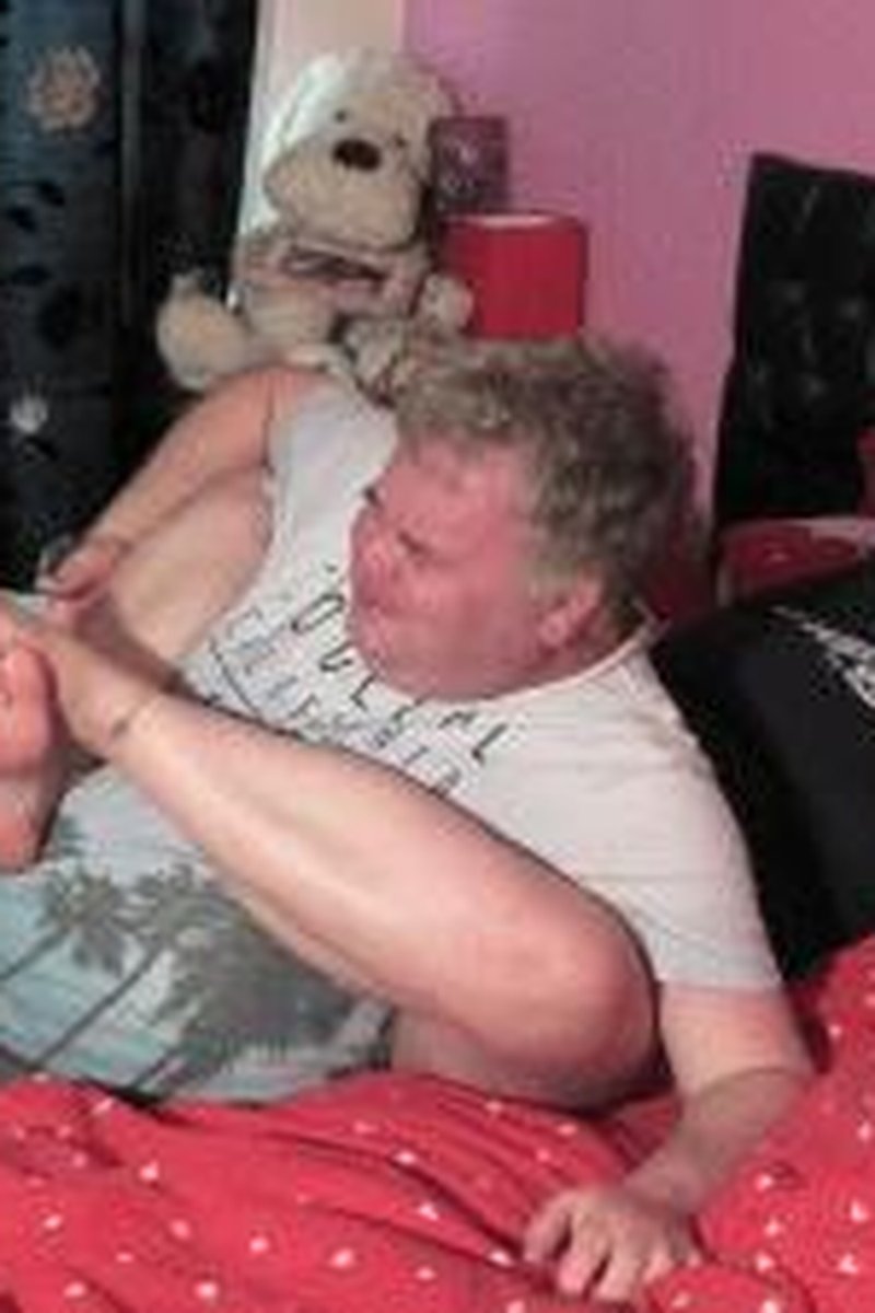 Body Scissors - Screenshot 1 of 4 - Leg Fetish