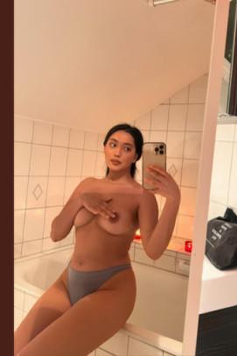 Shower - Screenshot 1 of 4 - Anal
