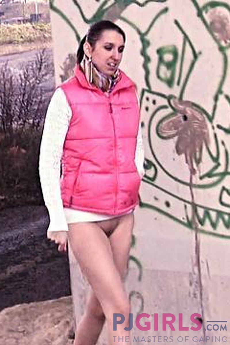 Untypical Position - Screenshot 1 of 4 - Brown Hair