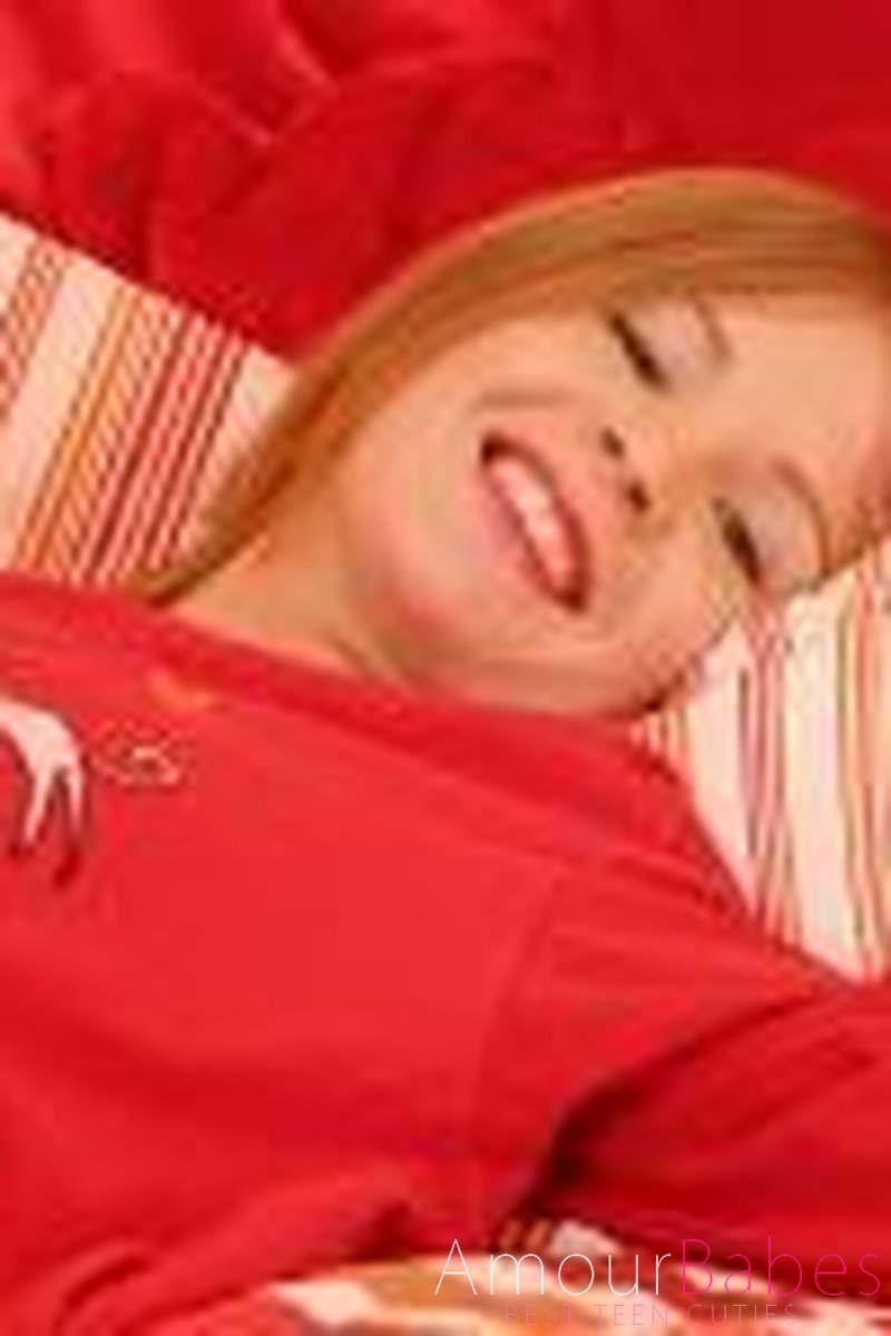 Mona - Screenshot 1 of 4 - Babes