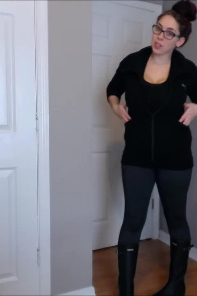 Getting Dressed - Screenshot 1 of 4 - Amateur