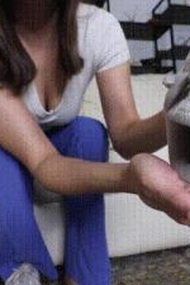 Training A Tiny Sweat Rag - Screenshot 1 of 4 - Body Worship