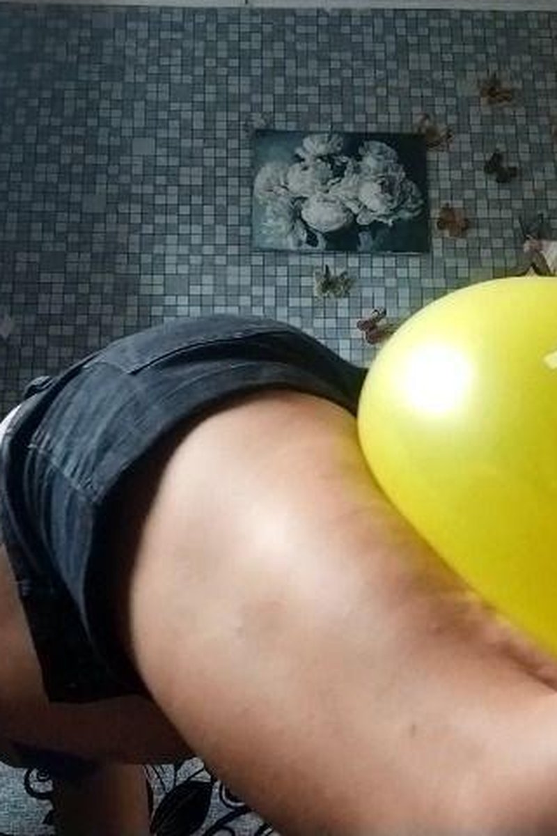 Scissors2 - Screenshot 1 of 4 - Balloon Fetish