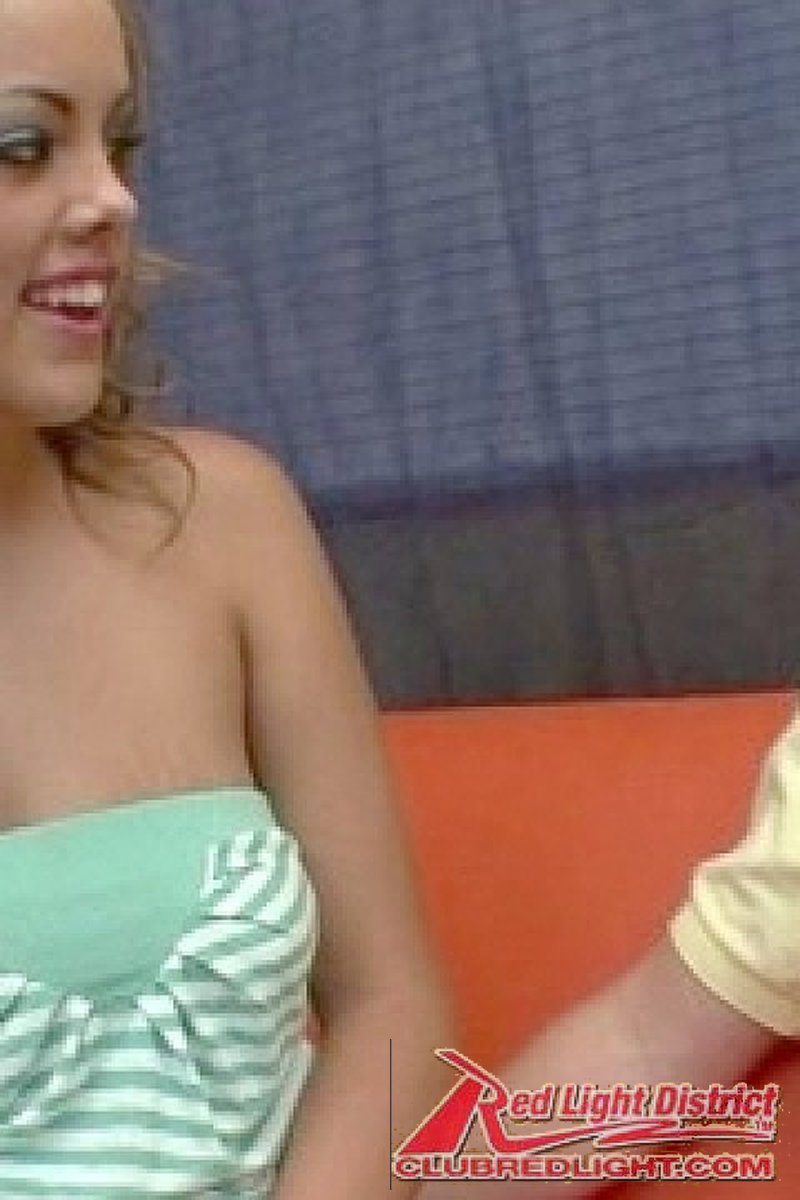 Katie Cummings - Screenshot 1 of 4 - Blond Hair