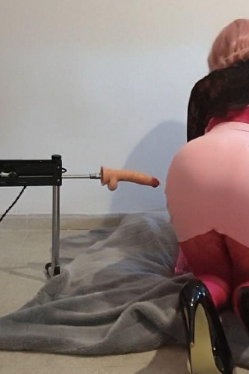 Fucking Machine - Screenshot 1 of 4 - Cross Dressing