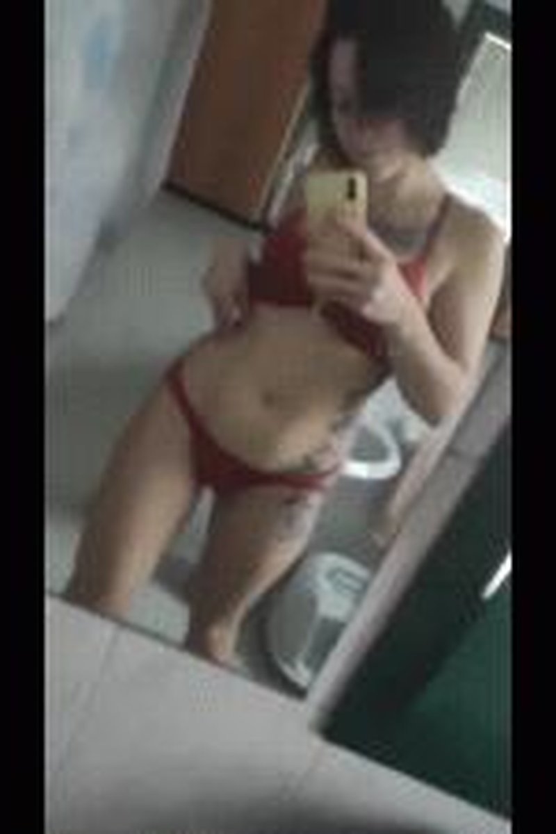 Mee - Screenshot 1 of 4 - 21 Year-old
