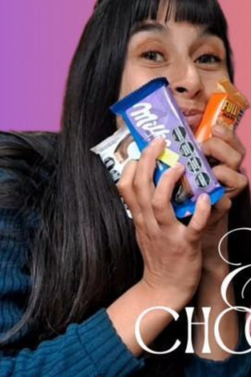 Eating Chocolate - Screenshot 1 of 4 - Eatingfetish