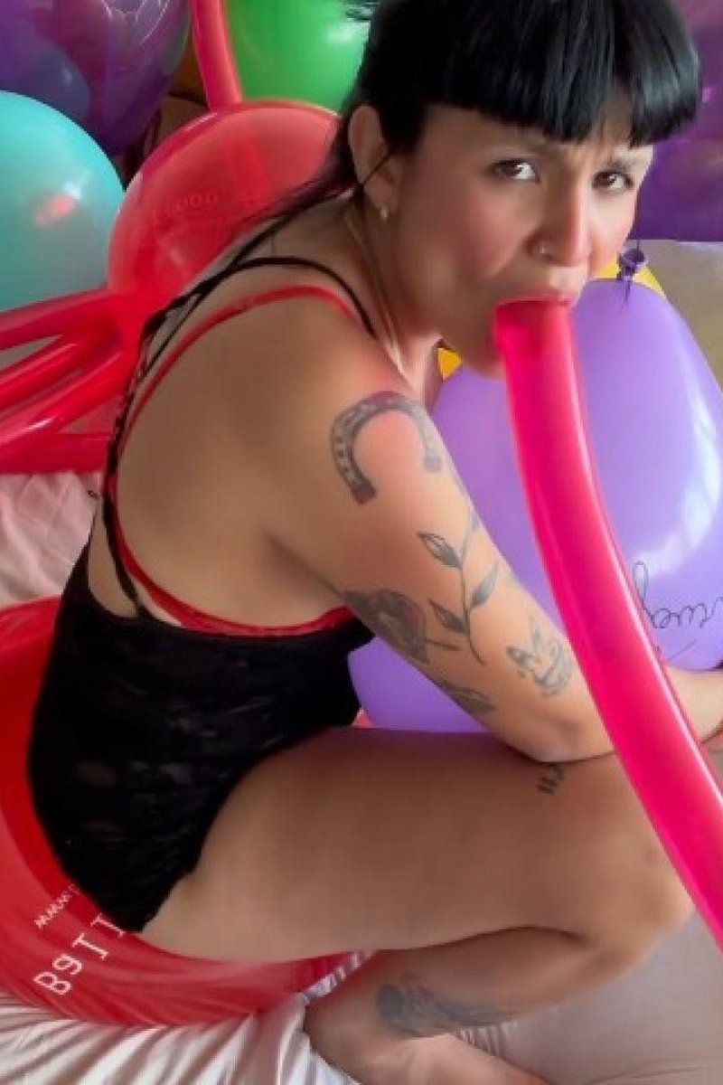 Loonergirl Having Fun - Screenshot 1 of 4 - Looner