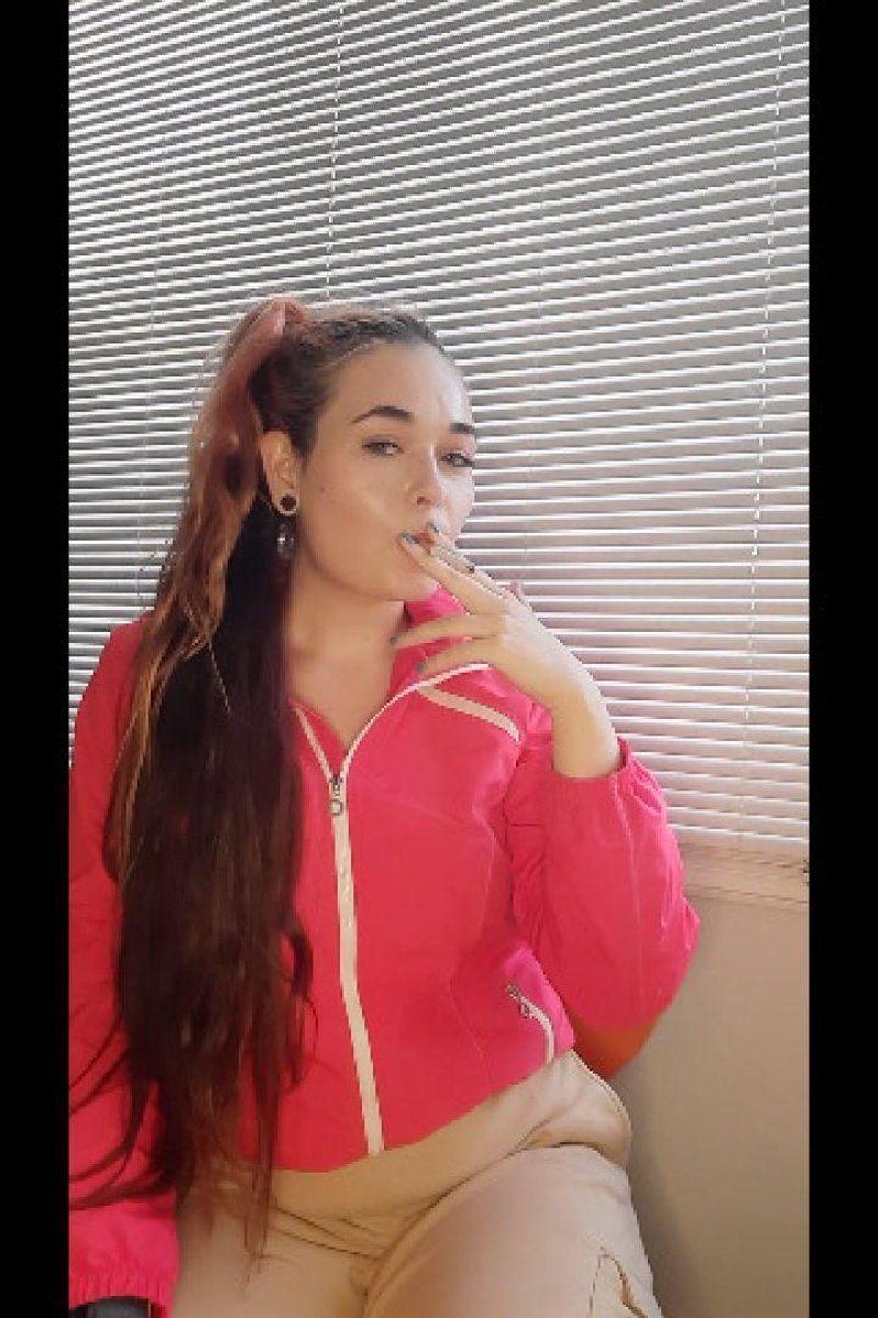 After Workout Smoke - Screenshot 1 of 4 - Long Hair