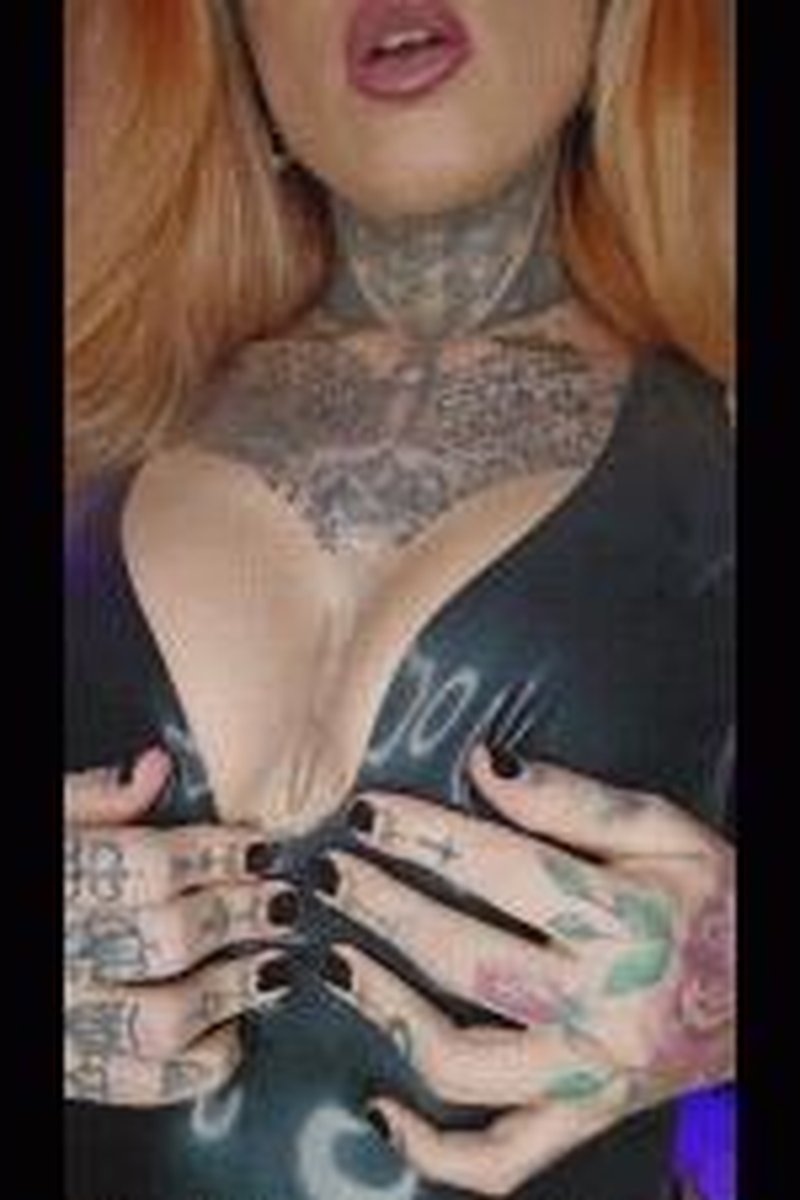 Latex ASMR - Screenshot 1 of 4 - ASMR