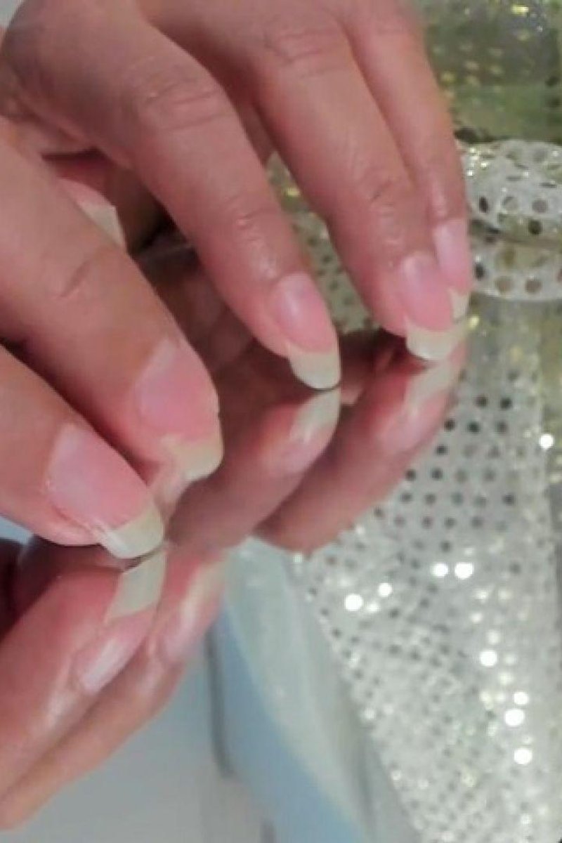 Tapping Nails ASMR - Screenshot 1 of 4 - BDSM