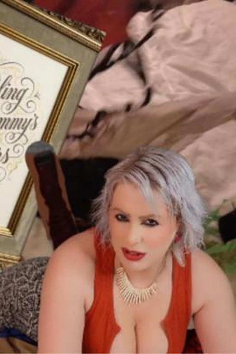 Stealing Stepmommys Knickers - Screenshot 1 of 4 - Blonde Hair (Female)