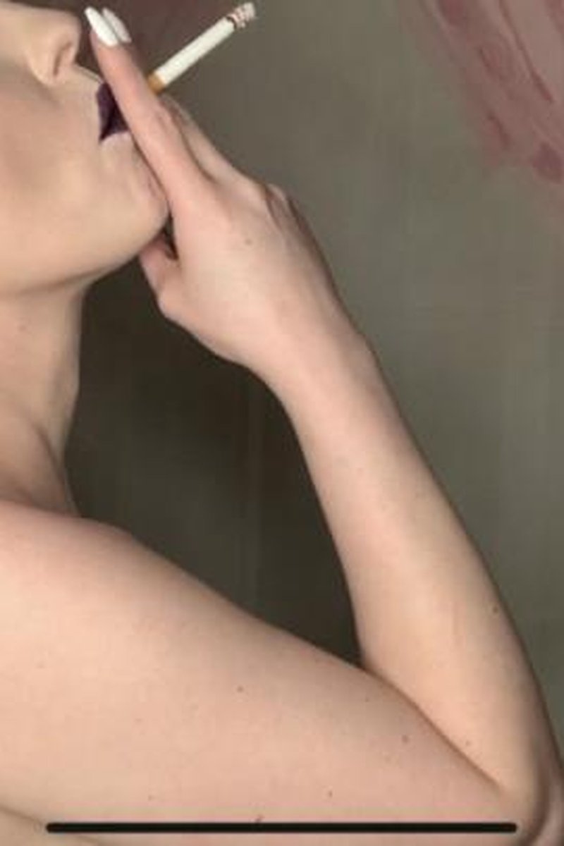 Smoking - Screenshot 1 of 4 - BBW