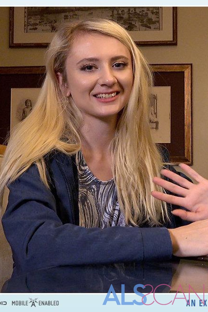Interview - Screenshot 1 of 4 - Behind The Scenes