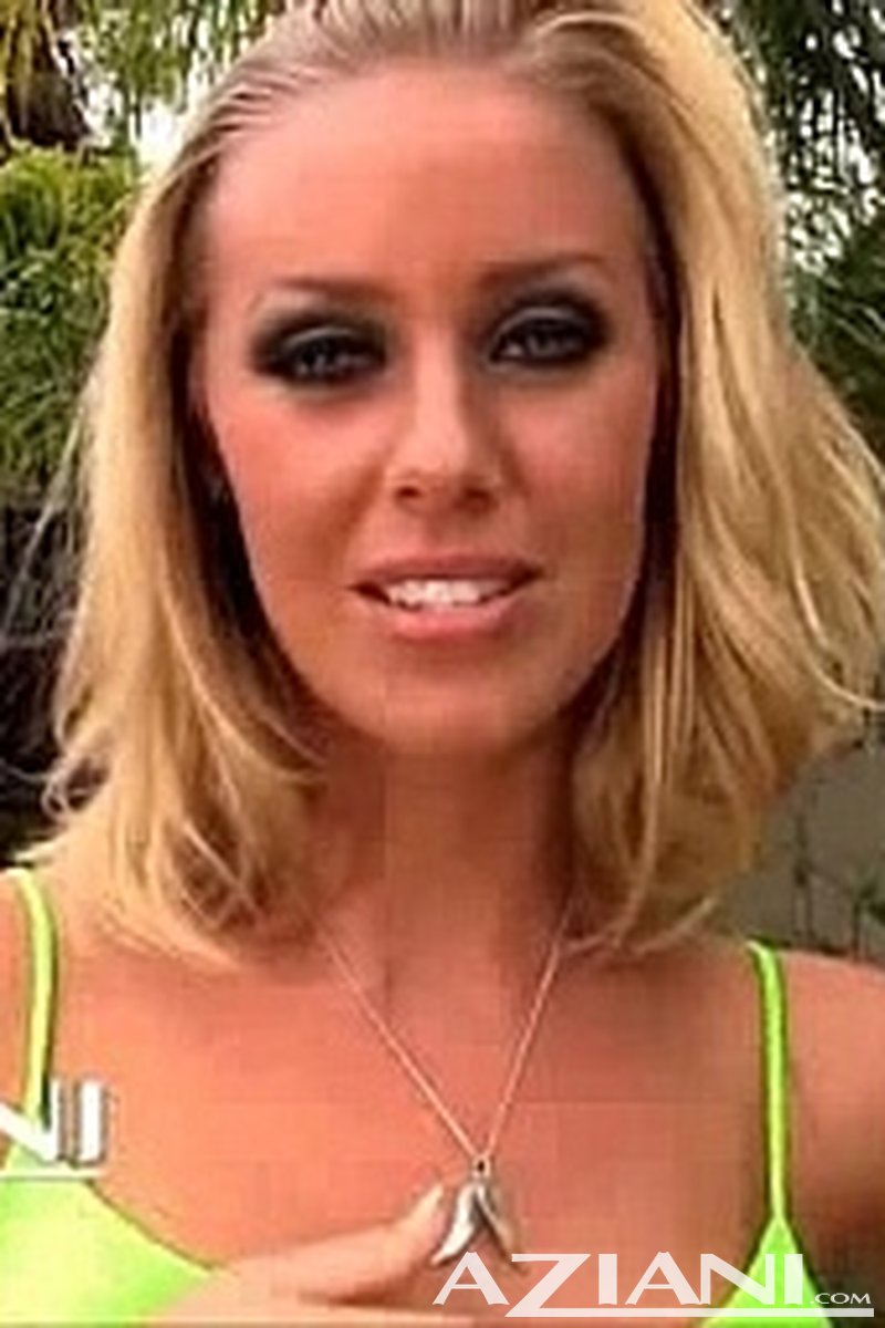 Nicole Aniston Video 4 - Screenshot 1 of 4 - Blond Hair