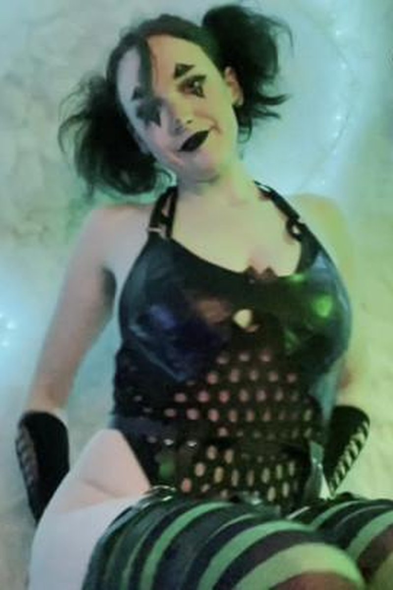 Edgy Bat - Screenshot 1 of 4 - Edging