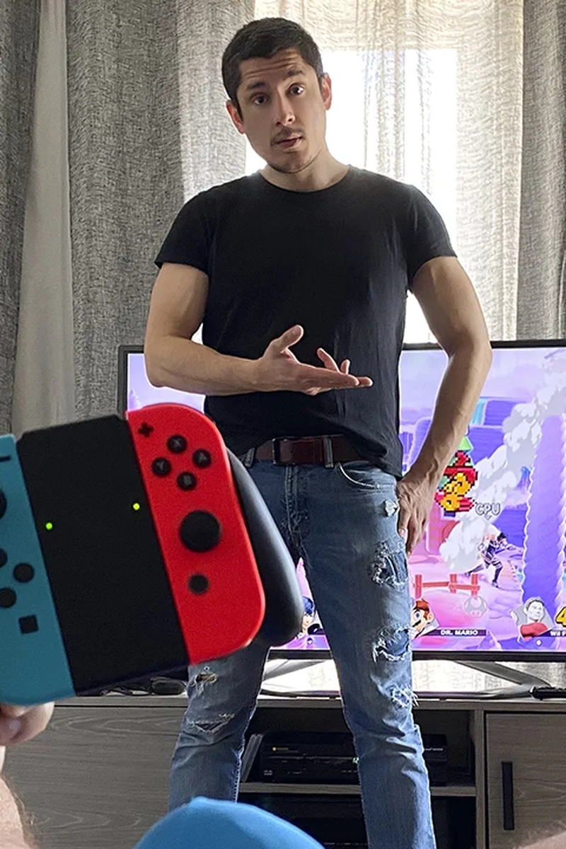 Switch - Screenshot 1 of 4 - Manuel Skye