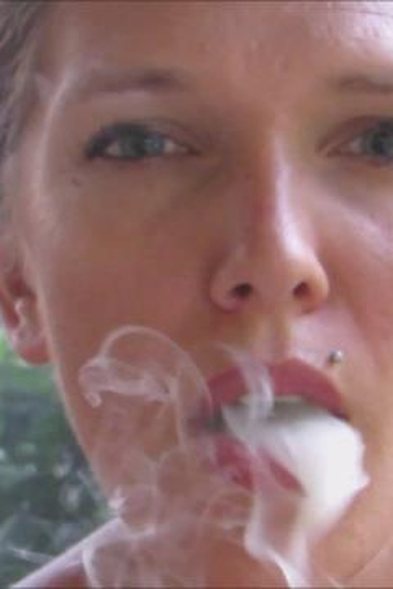 Sunset Smoking - Screenshot 1 of 4 - Babes