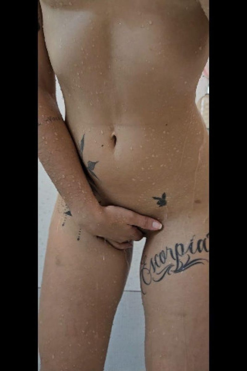 Taking A Shower - Screenshot 1 of 4 - Ass Fetish