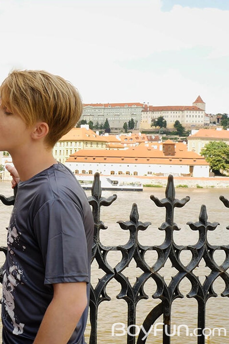 Sightseeing Slut Boys - Screenshot 1 of 4 - Gay