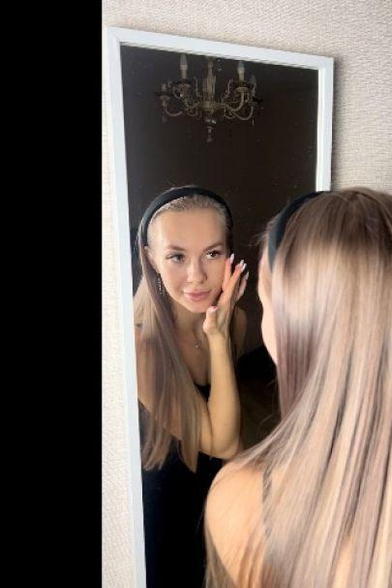 Make Up Face - Screenshot 1 of 4 - Babes