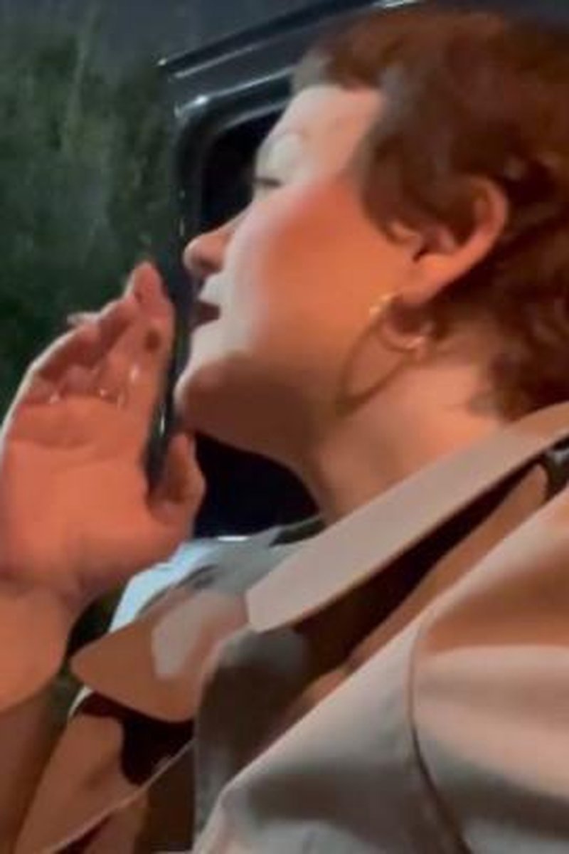 Smoking Hot - Screenshot 1 of 4 - Buzzcut