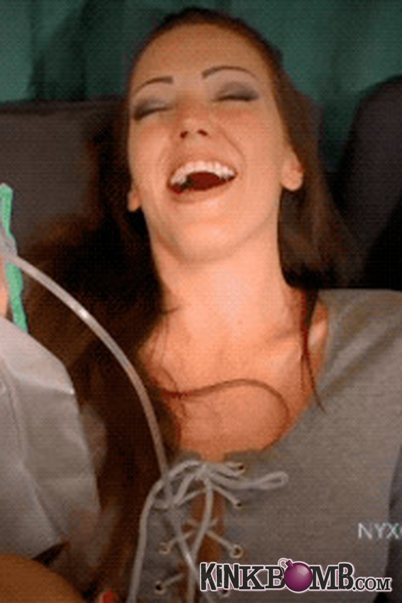 Nyxons Niche: Slyyy Gets the Giggles - Screenshot 1 of 4
