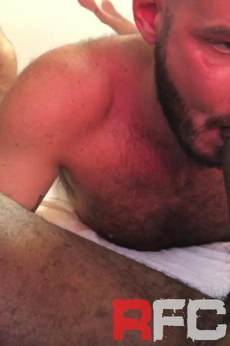 Aaron Trains Sean's Hole - Screenshot 1 of 4 - Big Muscle Guys