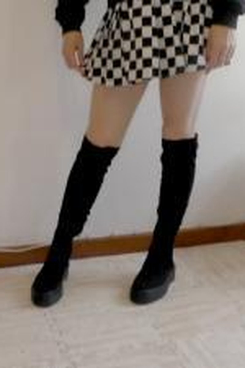 Cosplay Posing - Screenshot 1 of 4 - Boots