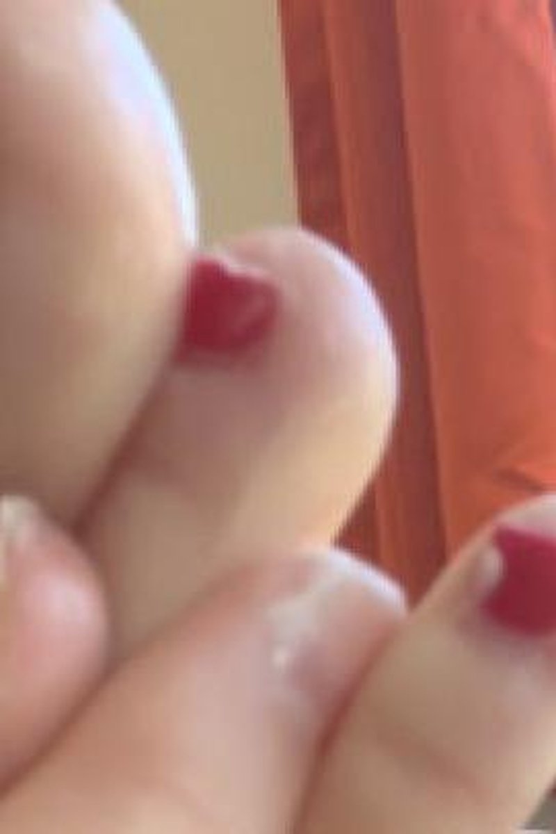 Dry Foot ASMR And Lotion Up - Screenshot 1 of 4 - BBW