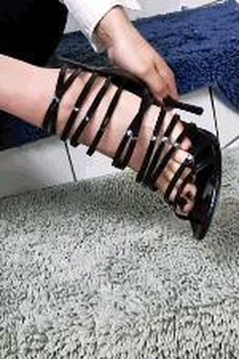 Night Shower - Screenshot 1 of 4 - Asphyxiation