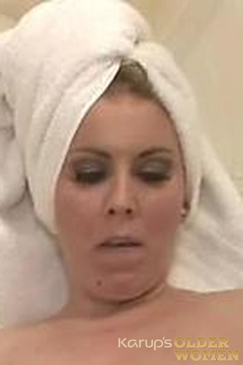 Desiree - Screenshot 1 of 4 - Desiree Deluca