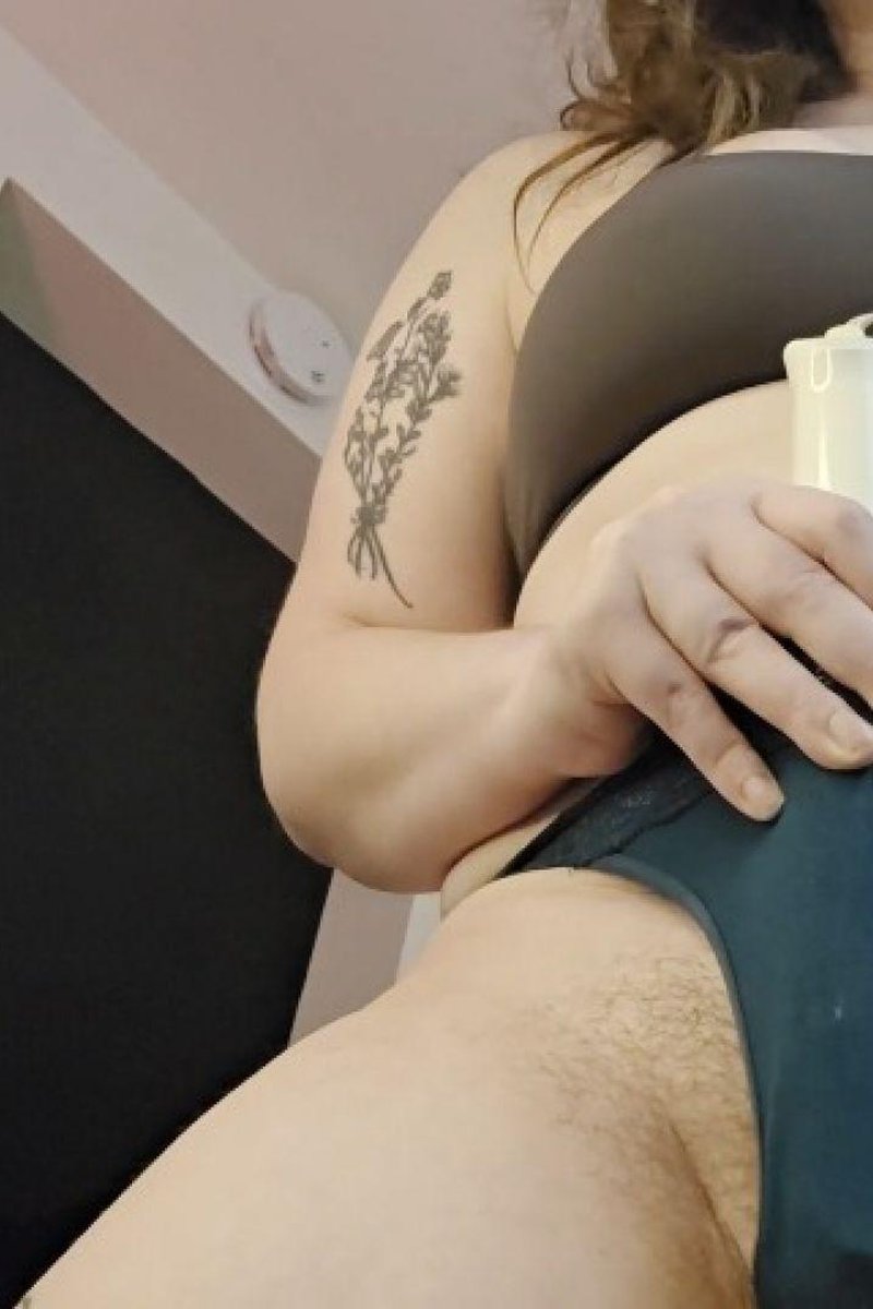 Multiple Orgams - Screenshot 1 of 4 - Hairy Pussy