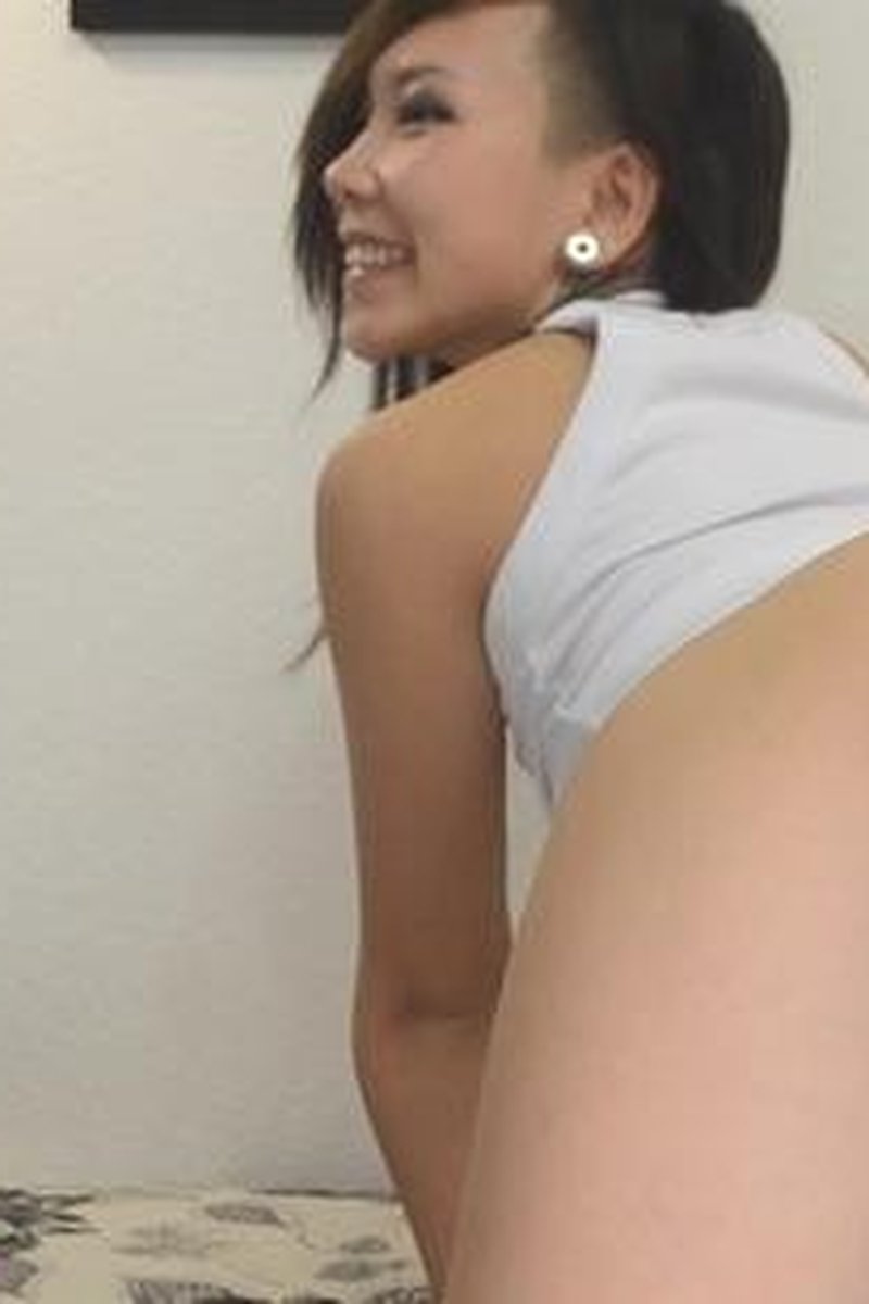 Anal Posing Tail ^^ - Screenshot 1 of 4 - Anal
