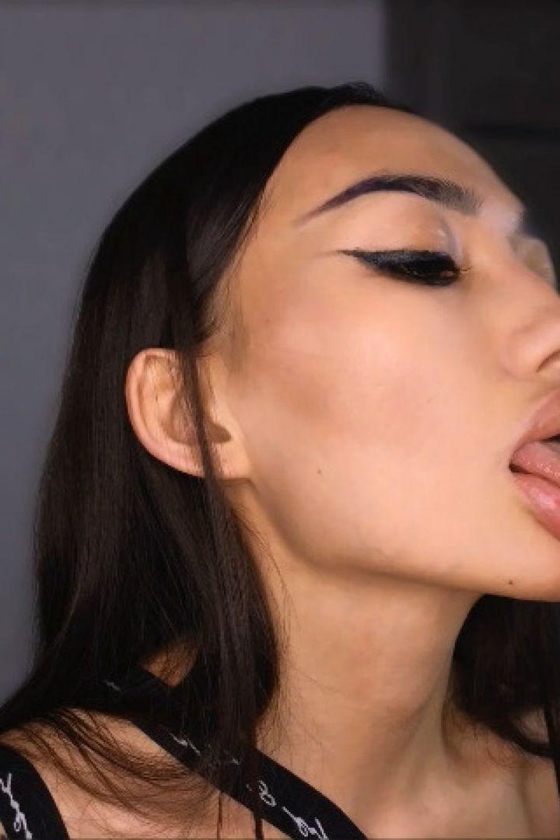 Blowjob Teasing - Screenshot 1 of 4 - Asian