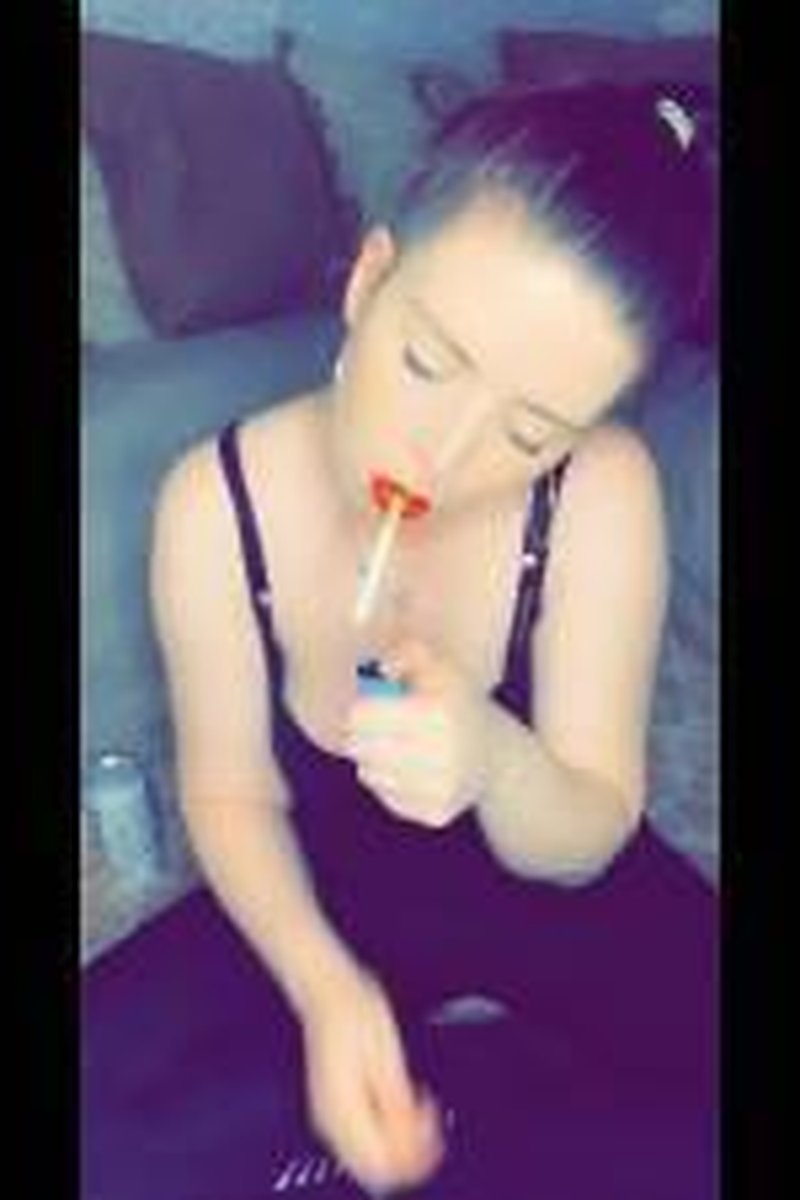 Ignoring While Smoking - Screenshot 1 of 4 - Domination