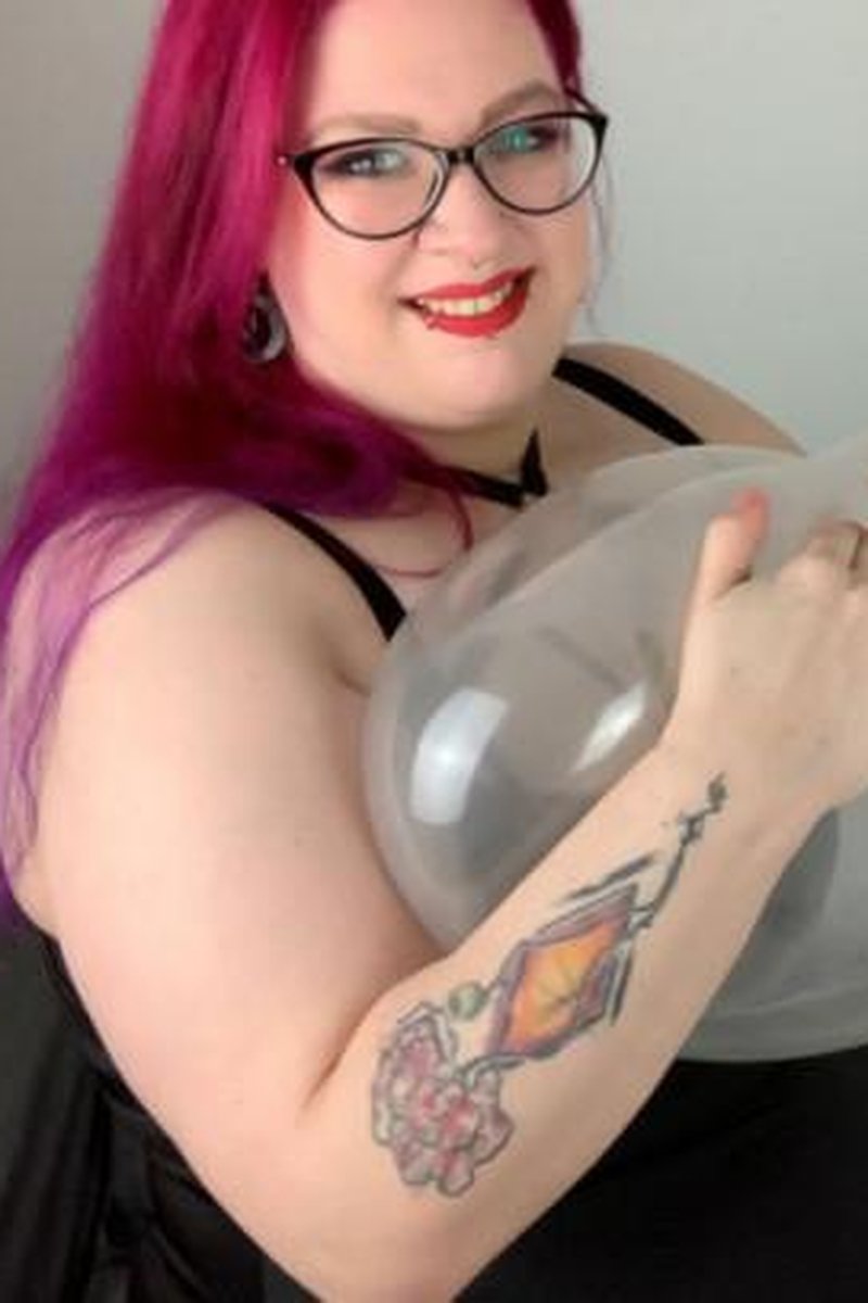 Crystal Clear Donut Nail Pop - Screenshot 1 of 4 - Balloon Fetish